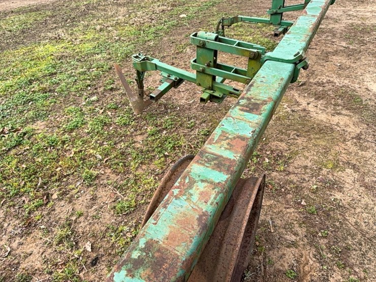 john-deere-cultivator-with-no-three-point-hitch-with-four-cultivator-units-image-5