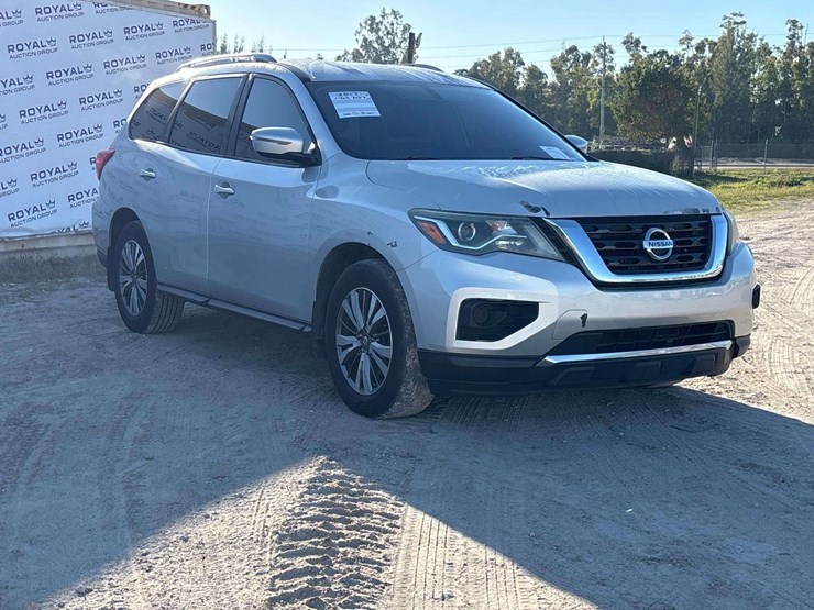 2017-nissan-pathfinder-image-2