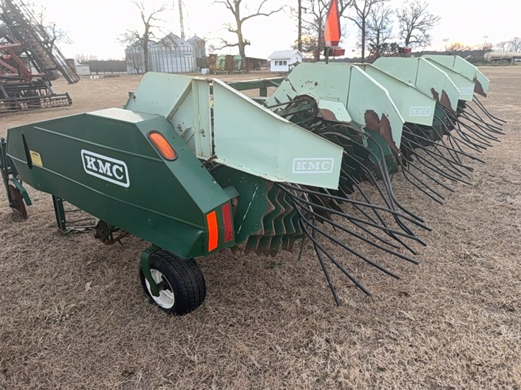 kmc-6-38-(6row-on-38”-only)-peanut-digger/inverter-image-18