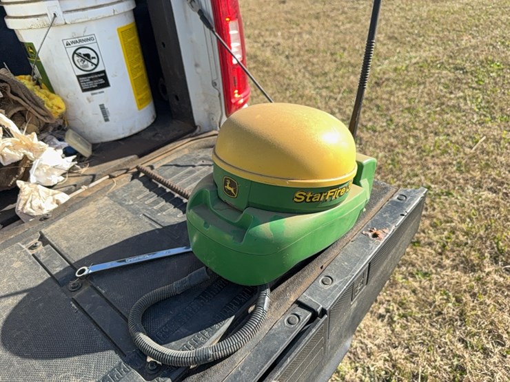 starfire-3000-receiver-with-rtk-radio-￼-image-2