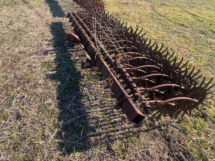 caterpillar-12-image-2