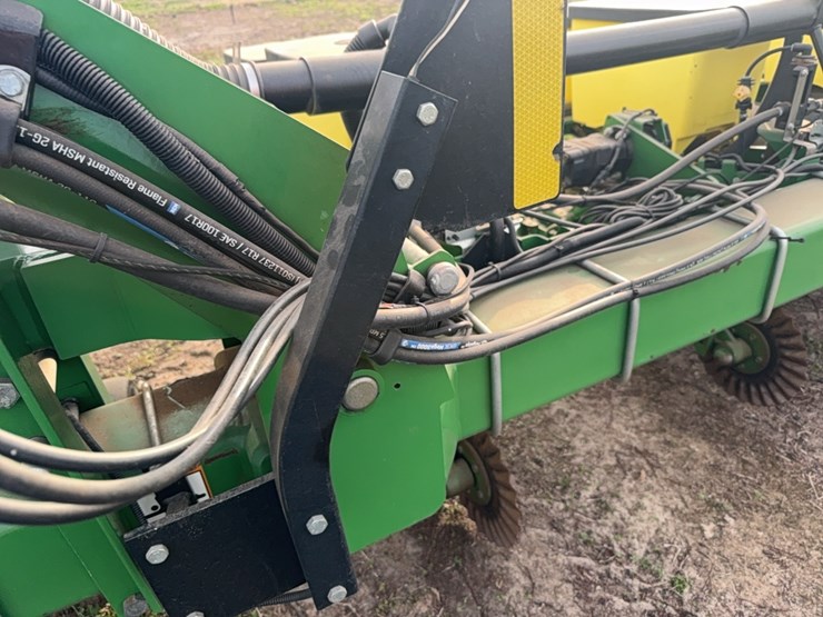 john-deere-1725-image-31