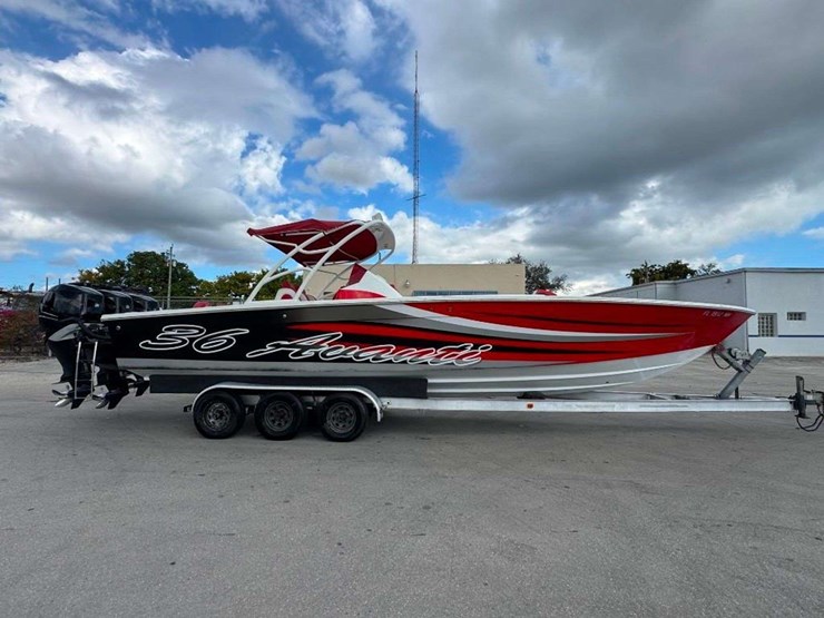 2007-avanti-36-boat-with-tri-axle-boat-trailer-image-2