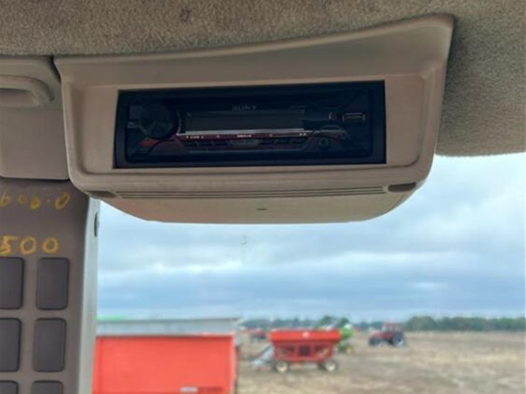 john-deere-6120e-tractor,-s/n-1p06120eej0010886:-loader-w/-bkt.,-5779-hrs-image-19