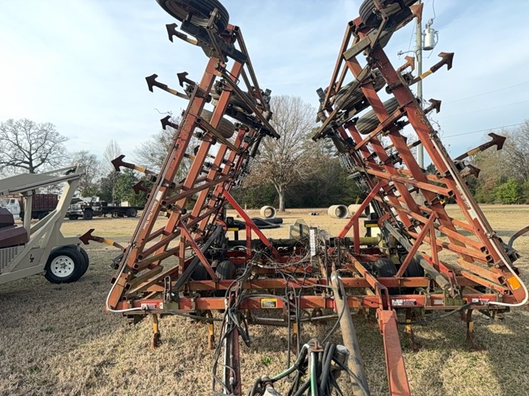 case-ih-tiger-mate-￼-field-cultivator-image-57