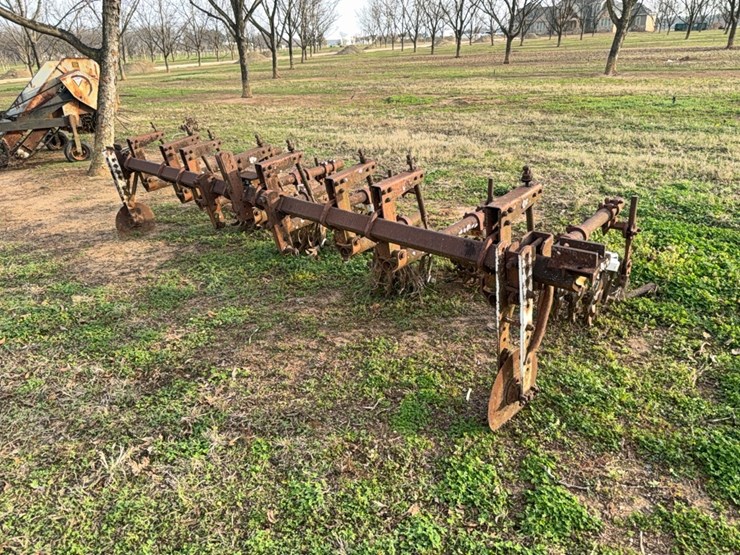lilliston-4-row-rolling-cultivator-on-38”-rows-image-12