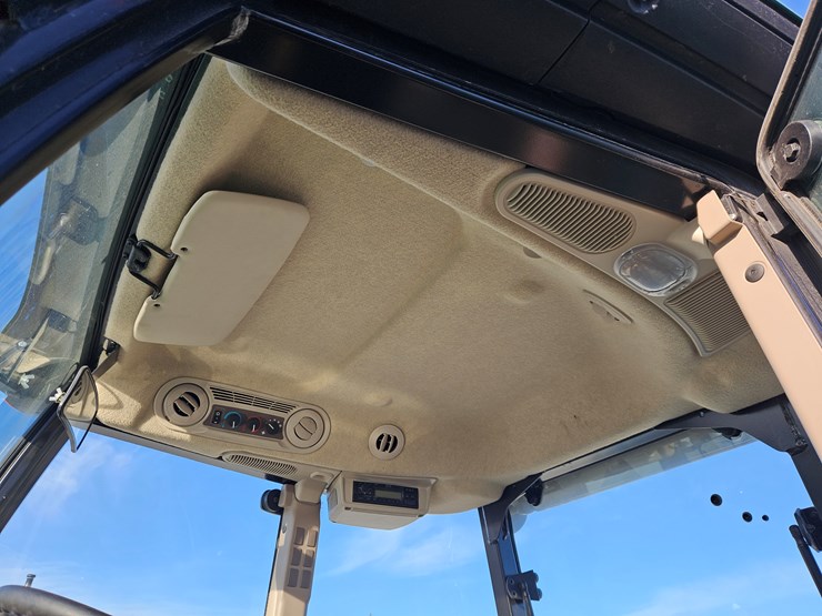 2020-john-deere-5075e-image-16