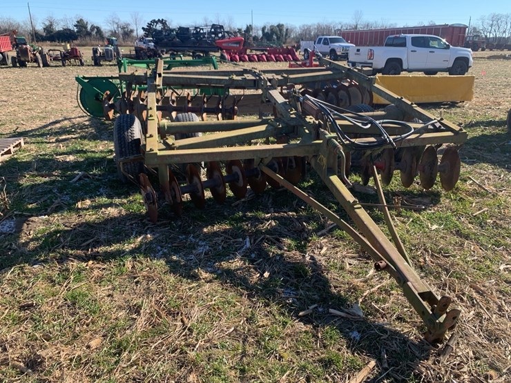 massey-ferguson-520-image-2
