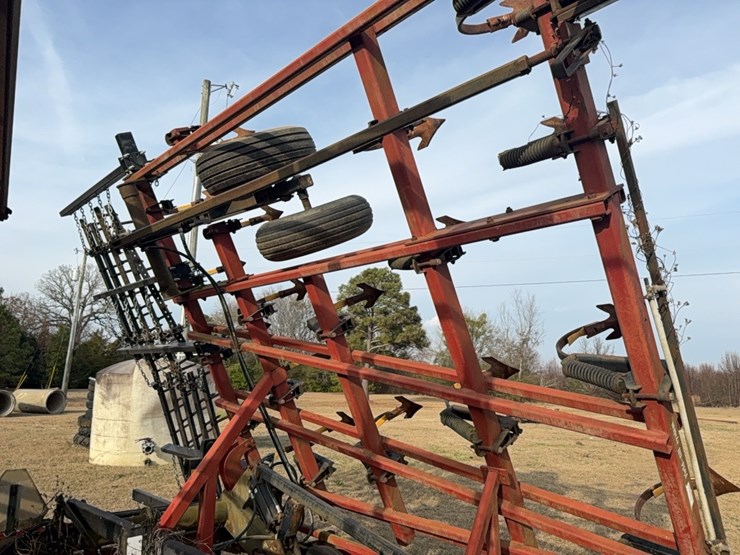 case-ih-tiger-mate-￼-field-cultivator-image-71