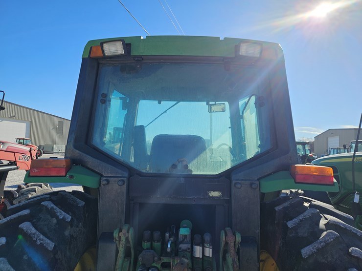 1996-john-deere-6400-image-12