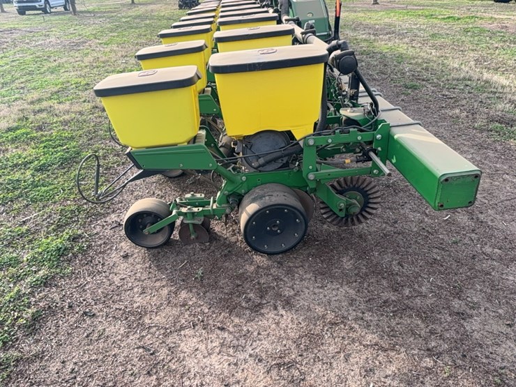 john-deere-1725-image-10