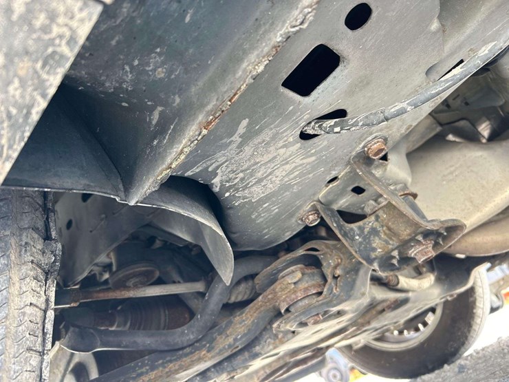 2015-chrysler-town-&-country-image-18