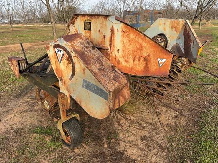 uft-2-row-peanut-digger/inverter-image-32