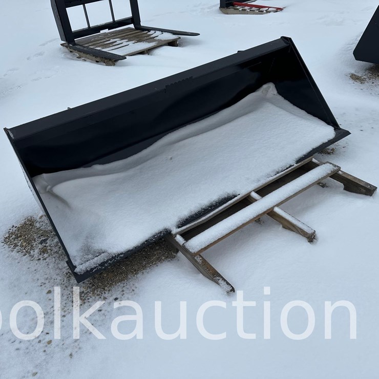 2687 - 72" SKID STEER BUCKET