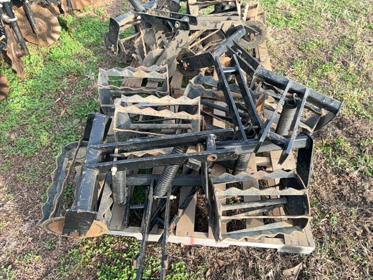 unverferth-ripper-stripper-image-44