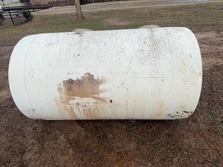 dual-compartment,-fiberglass-tank-appears-to-be-intact-image-13
