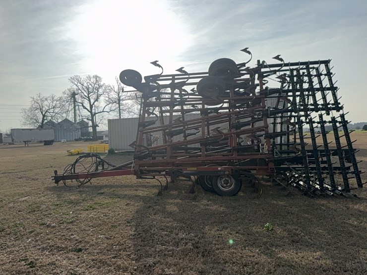 case-ih-tiger-mate-￼-field-cultivator-image-17