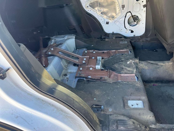 2016-ford-explorer-image-23