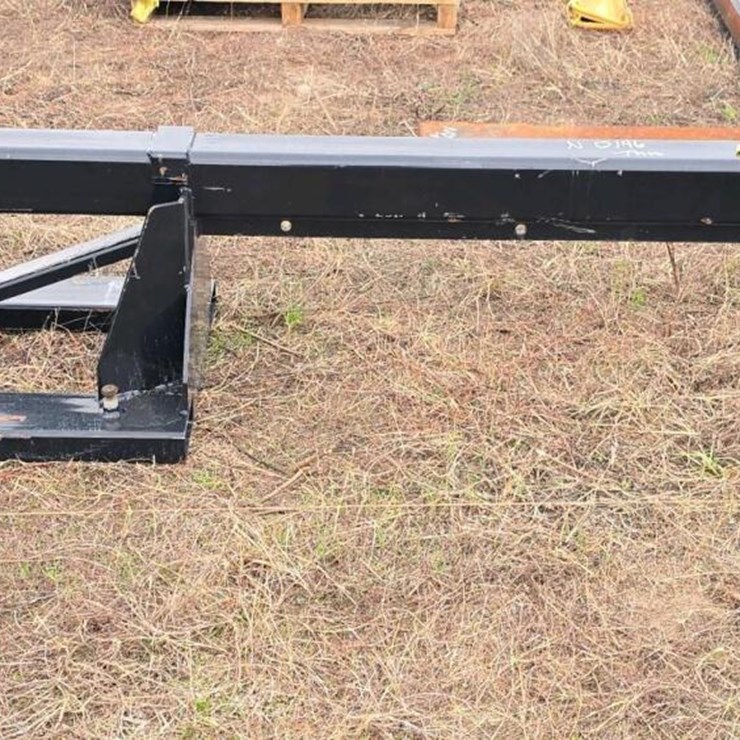 SKID STEER ADJUSTABLE BOOM