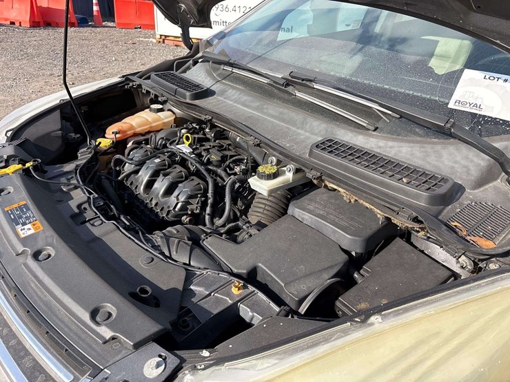 2013-ford-escape-image-8