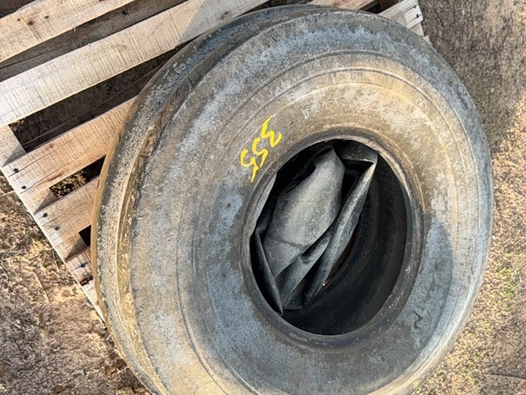 11.00–16-tractor-tire-￼-image-5