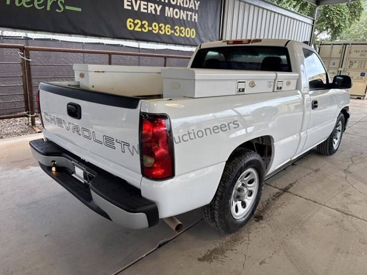 2006-chevrolet-silverado-1500-image-8