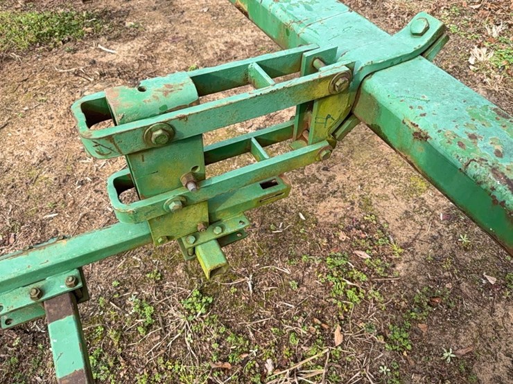 john-deere-cultivator-with-no-three-point-hitch-with-four-cultivator-units-image-23
