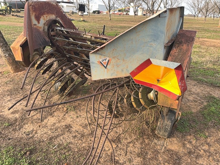 uft-2-row-peanut-digger/inverter-image-29