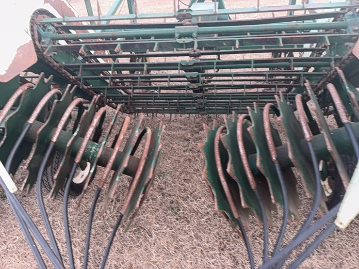 kmc-6-38-(6row-on-38”-only)-peanut-digger/inverter-image-16