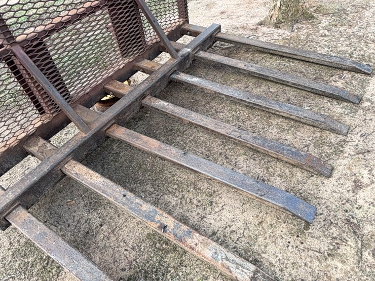 limb-forks-with-brush-guard-set-up-for-john-deere-loader-image-27