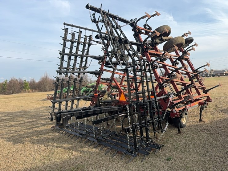 case-ih-tiger-mate-￼-field-cultivator-image-43
