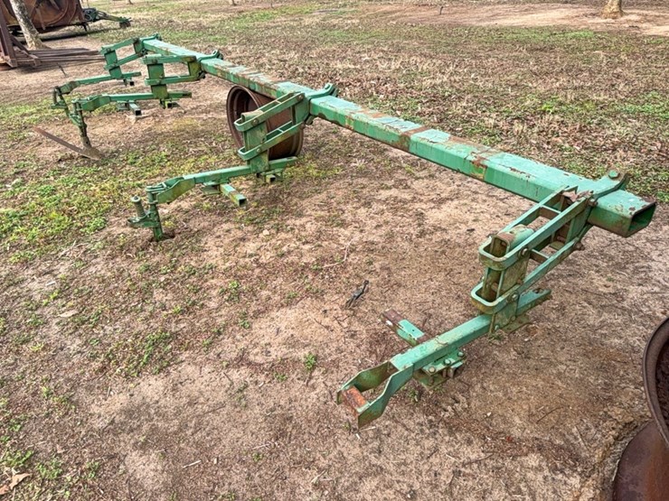 john-deere-cultivator-with-no-three-point-hitch-with-four-cultivator-units-image-18