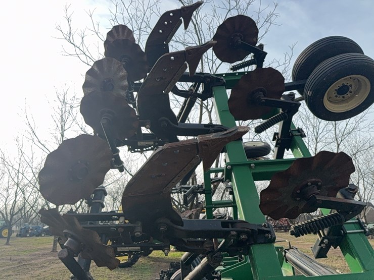 unverferth-ripper-stripper-image-56