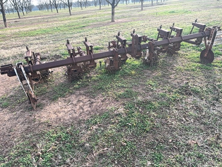 lilliston-4-row-rolling-cultivator-on-38”-rows-image-2