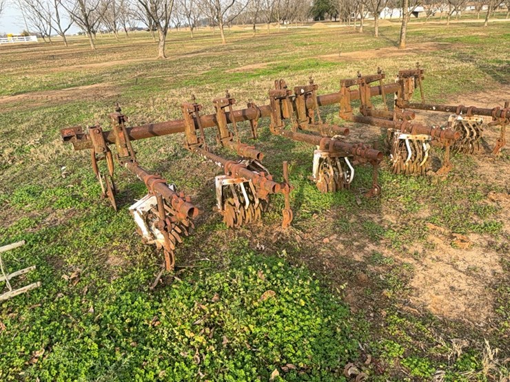 lilliston-4-row-rolling-cultivator-on-38”-rows-image-23