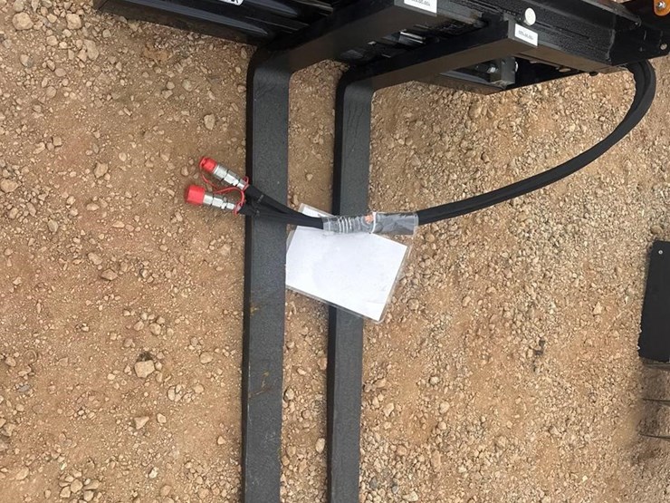 wolverine-pfa-113-300g-skid-steer-hydraulic-fork-image-2