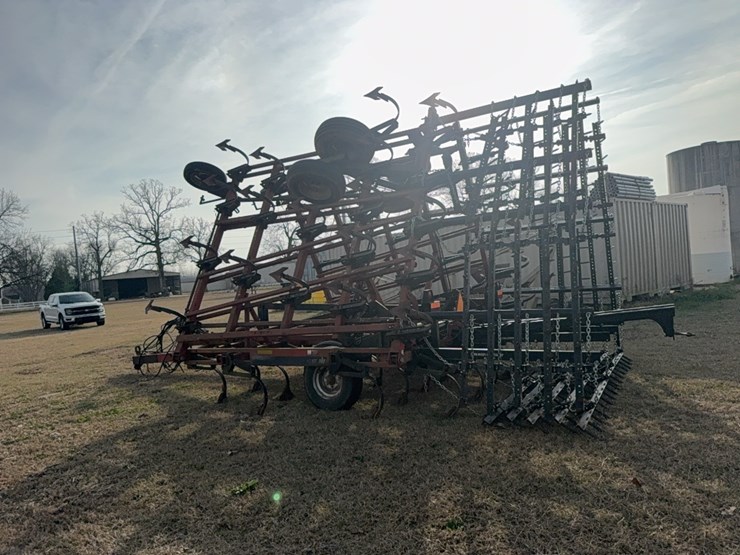 case-ih-tiger-mate-￼-field-cultivator-image-23