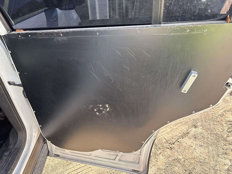 2017-ford-explorer-image-14