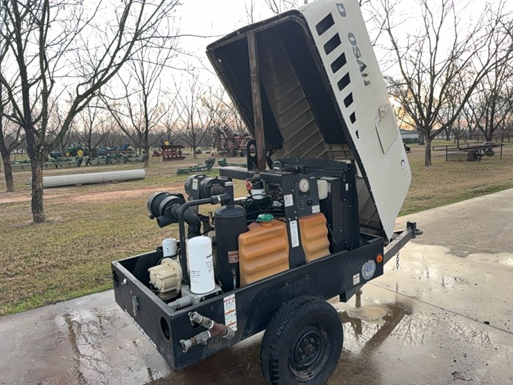 doosan--trailer-type-air-compressor-image-20