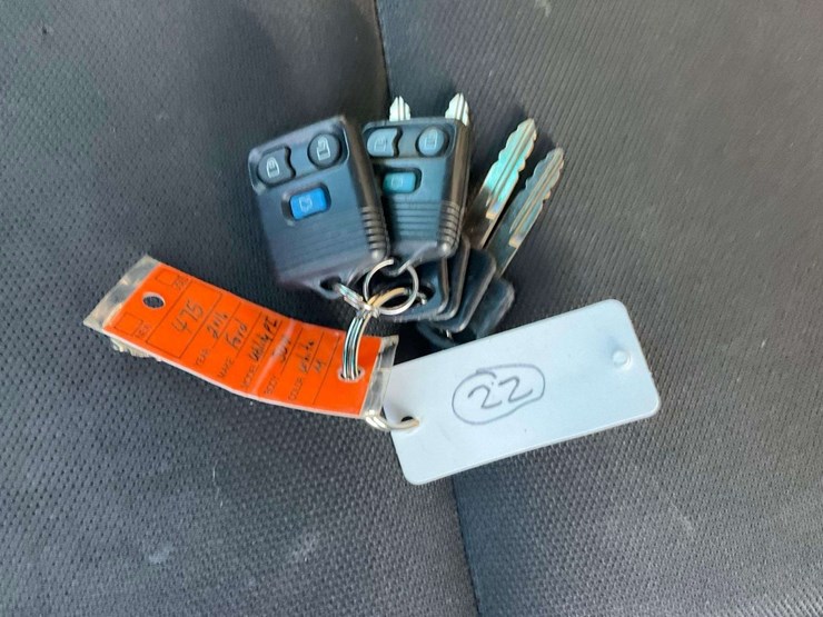 2016-ford-explorer-image-35