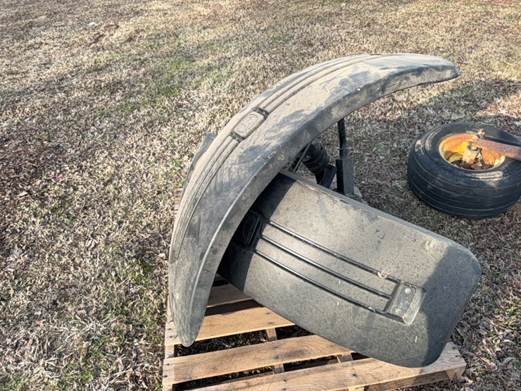 2--john-deere-fenders-(non-matching-both-different)-image-9