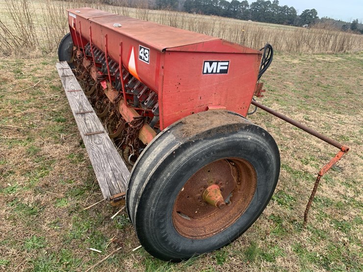 massey-ferguson-43-image-4
