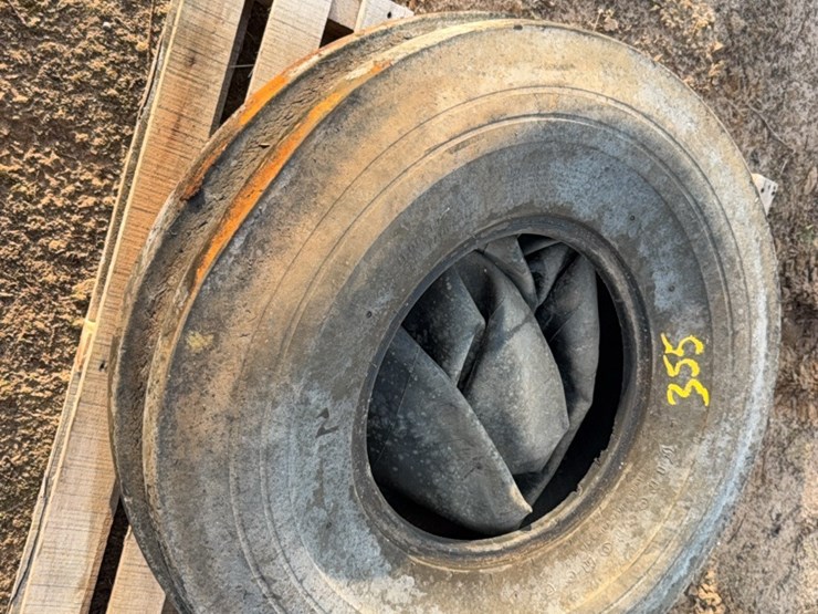 11.00–16-tractor-tire-￼-image-14