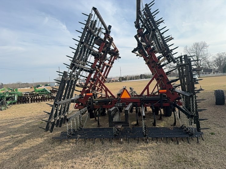 case-ih-tiger-mate-￼-field-cultivator-image-36