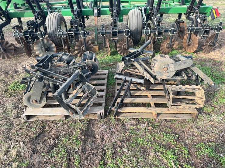 unverferth-ripper-stripper-image-52