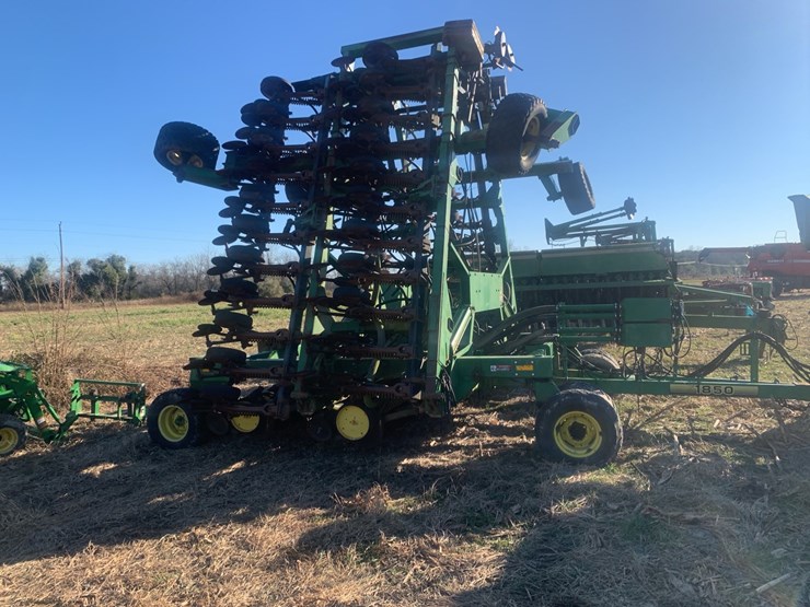 john-deere-1850-image-7