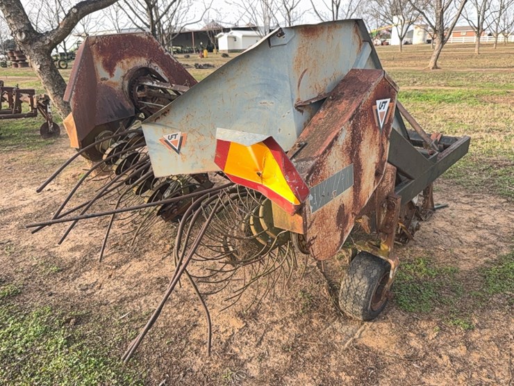 uft-2-row-peanut-digger/inverter-image-27