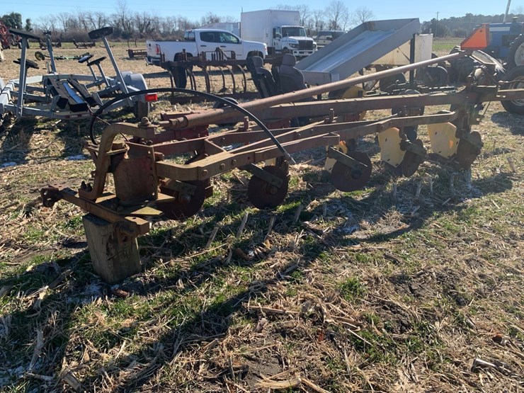 international-560-image-7