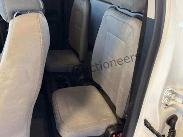 2016-chevrolet-colorado-image-29