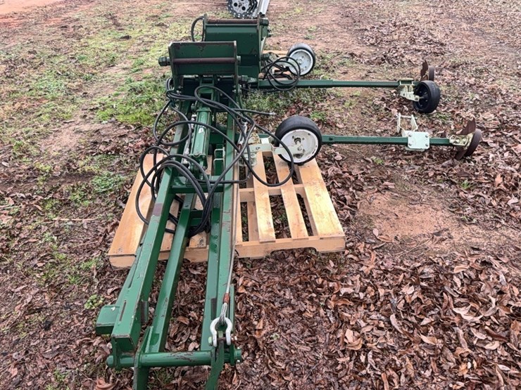 kmc-eight-row-folding-row-markers-image-6